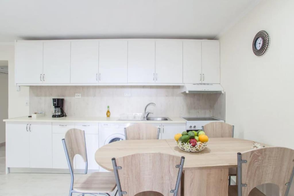 Апартаменты Newly Reconstructed Flat 107Sqm! Ханья Экстерьер фото
