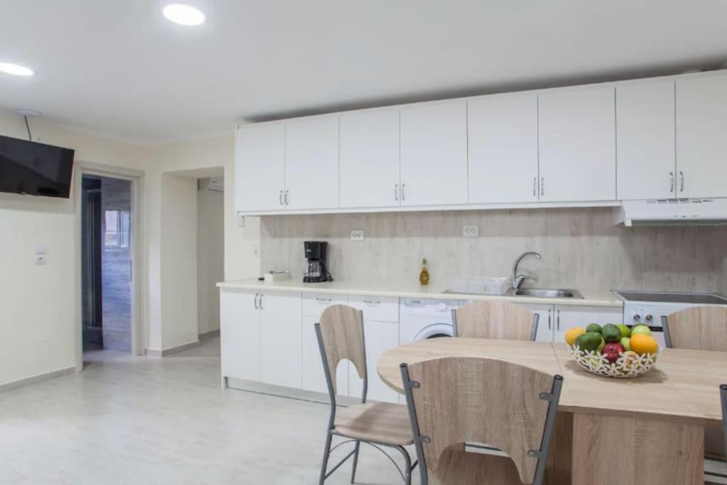 Апартаменты Newly Reconstructed Flat 107Sqm! Ханья Экстерьер фото