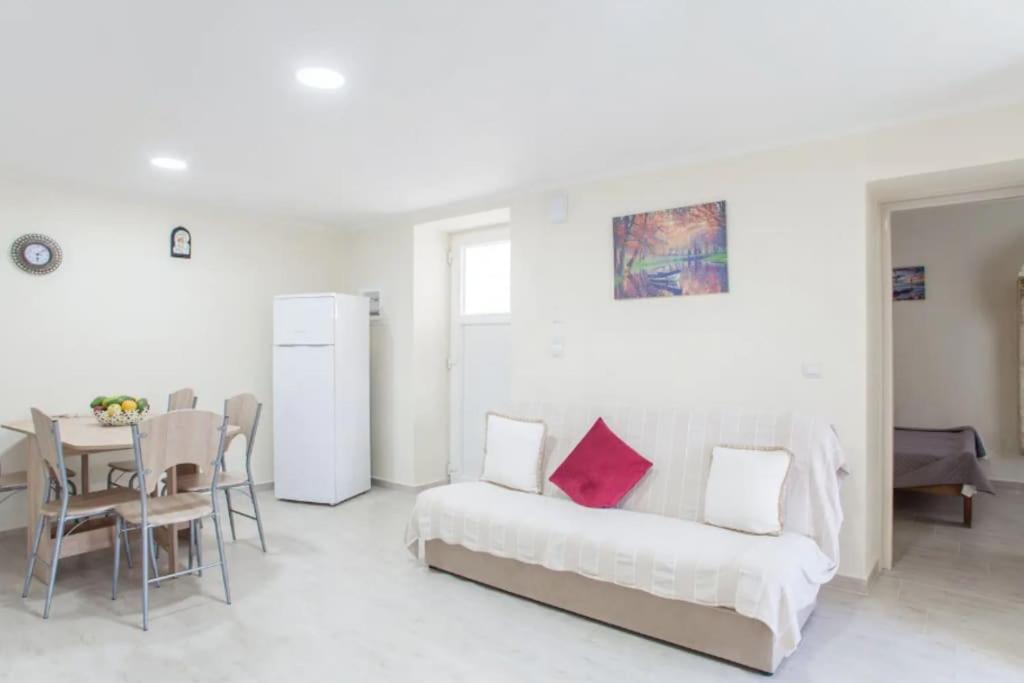 Апартаменты Newly Reconstructed Flat 107Sqm! Ханья Экстерьер фото